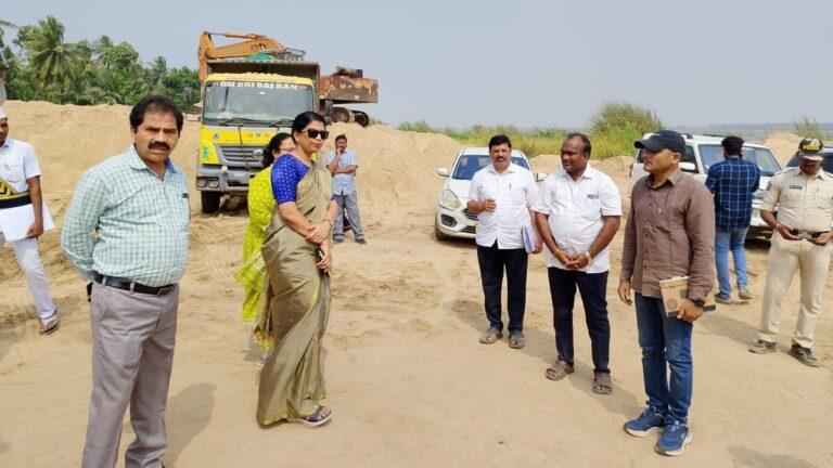 Sand supply hits as 89 boatmen associations stay away from sand collection in Godavari river in A.P.