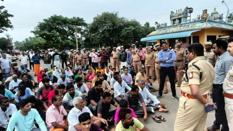 Residents block road in protest against delay in completing UGD project, 19 detained