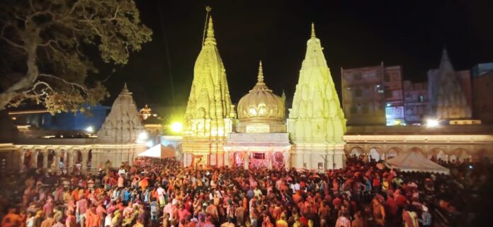 Kashi Vishwanath Temple: कब और कौन करते हैं सप्तर्षि आरती?